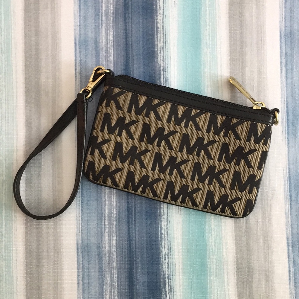 Michael Kors wristlet